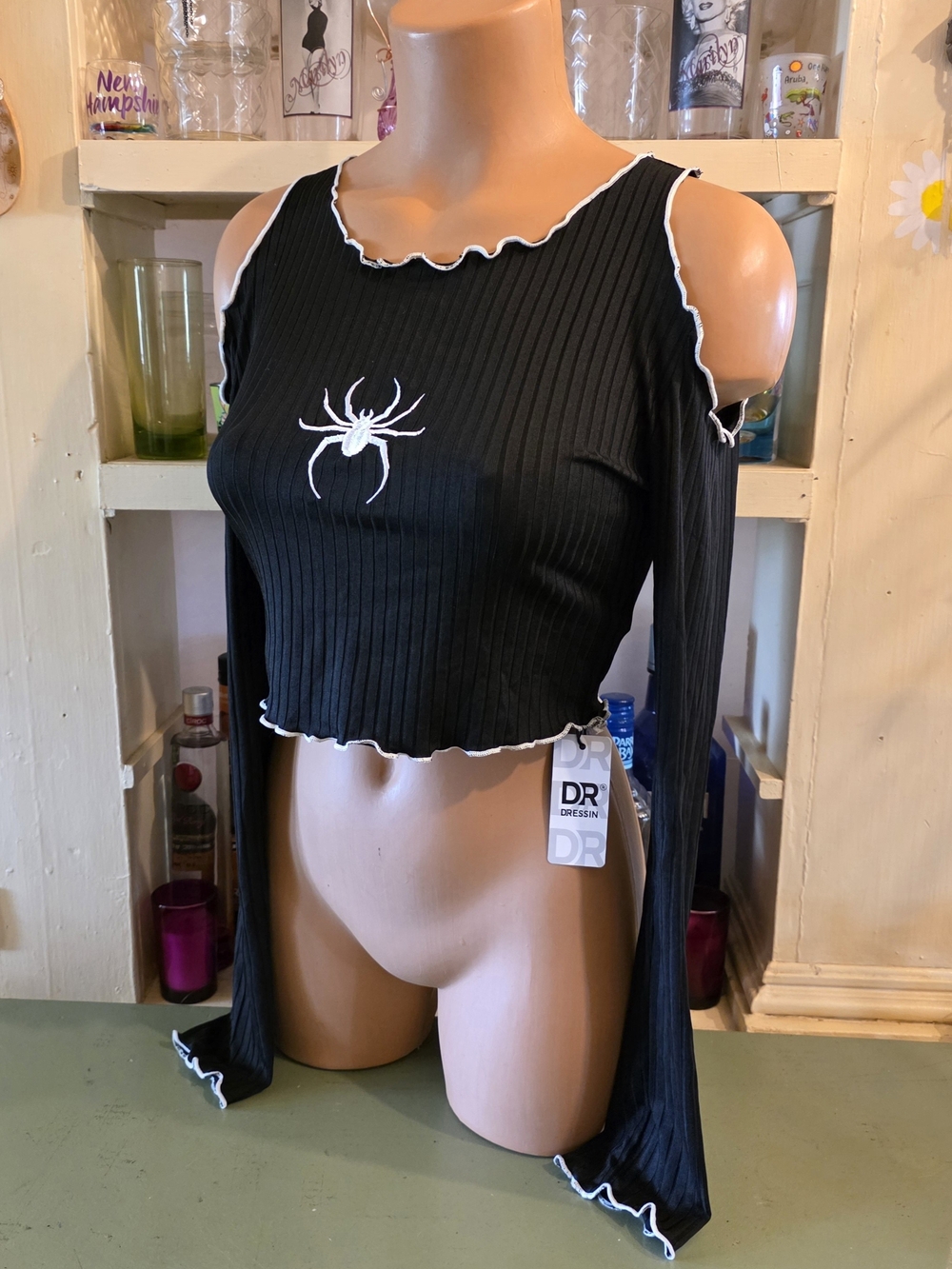 Dressin Spider Goth Cold Shoulder Crop Top Baby Tee M. Stretch Black White NWT